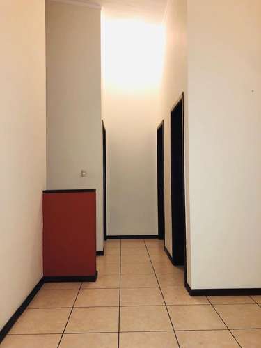  SE ALQUILA CASA MIRAMAR, de 2 plantas, tiene 300 v2 de terreno y 160 mts2 de construccion, cochera 2 vehículos, sala, - Imagen 17