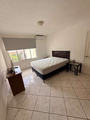  SE ALQUILA APARTAMENTO SIENA SAN BENITO, AMUEBLADO, REMODELADO, tiene 100 mts2, 3 habitaciones, area de servicio, 2 p - Imagen 2