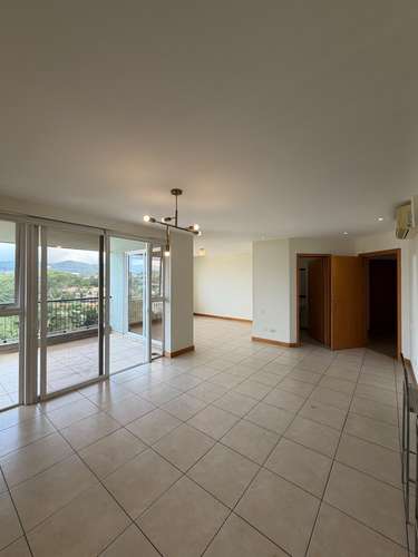  SE ALQUILA APARTAMENTO 370 SAN BENITO, Tiene 165 M2  - Sala - Comedor  - Terraza  - Cocina open concept que incluye c - Imagen 9
