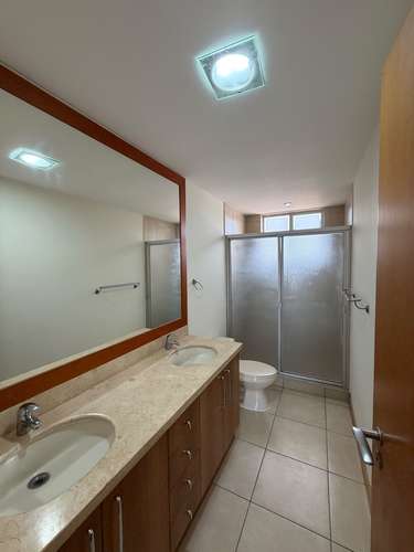  SE ALQUILA APARTAMENTO 370 SAN BENITO, Tiene 165 M2  - Sala - Comedor  - Terraza  - Cocina open concept que incluye c - Imagen 16