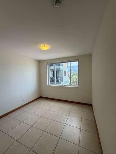  SE ALQUILA APARTAMENTO 370 SAN BENITO, Tiene 165 M2  - Sala - Comedor  - Terraza  - Cocina open concept que incluye c - Imagen 18