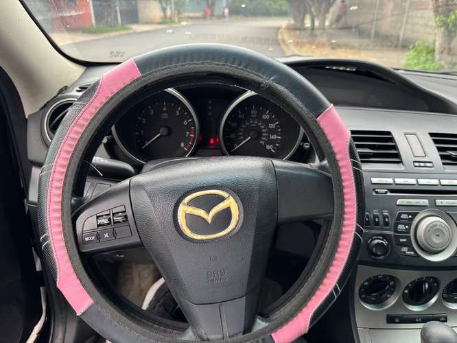 Mazda 3 año 2011 