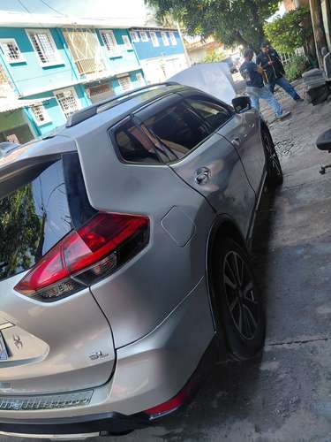 Vendo bonita Nissan Rogue SL 2018 4×2