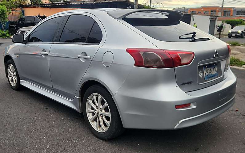 MITSUBISHI LANCER SPORTBACK 2013 AUTOM RINES RINES AC XTRAS ACEPTO AUTO A CUENTA  - Imagen 4