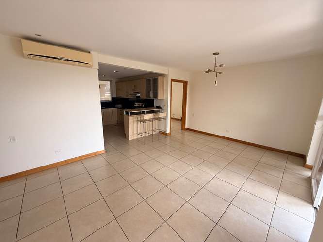  SE ALQUILA APARTAMENTO 370 SAN BENITO, Tiene 165 M2  - Sala - Comedor  - Terraza  - Cocina open concept que incluye c - Imagen 7