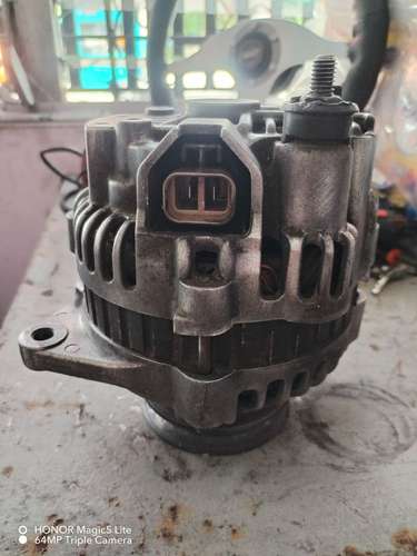 Alternador para pick-up MAZDA B2900  - Imagen 2