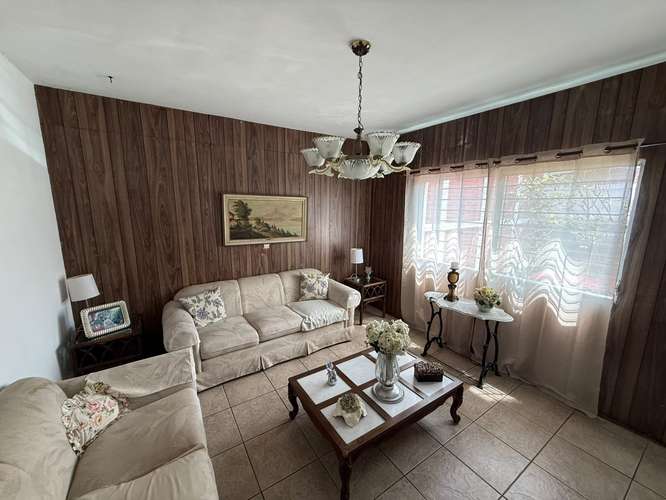 Amplia casa en venta en Lomas de San Francisco, excelente ubicación en San Salvador