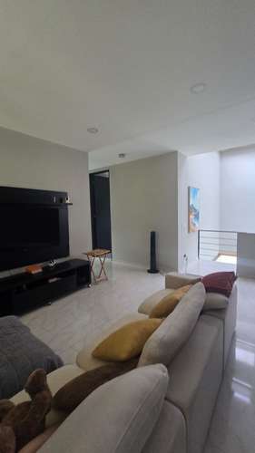 Exclusiva casa de 5 dormitorios con piscina y jardín en El Encanto, La Libertad
