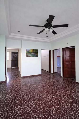 Casa de 6 habitaciones en Colonia Escalón, a 100 metros del Redondel Masferrer
