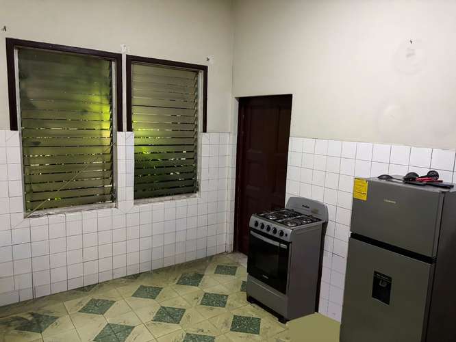 Local Comercial para Rest, Café Gourmet, Consultorio u Oficina (63 m²) – Col. Flor Blanca (Cercano a Hospital Rosales)