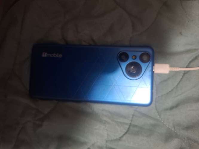 Vendo lote de celulares dañados, quebrados, pueden recuperarse algunos y otros para repuestos... 75 dolares negociables