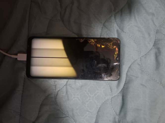 Vendo lote de celulares dañados, quebrados, pueden recuperarse algunos y otros para repuestos... 75 dolares negociables