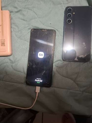 Vendo lote de celulares dañados, quebrados, pueden recuperarse algunos y otros para repuestos... 75 dolares negociables