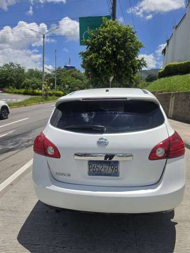Nissan Rogué Año 2012 4x2 Automático - Imagen 2