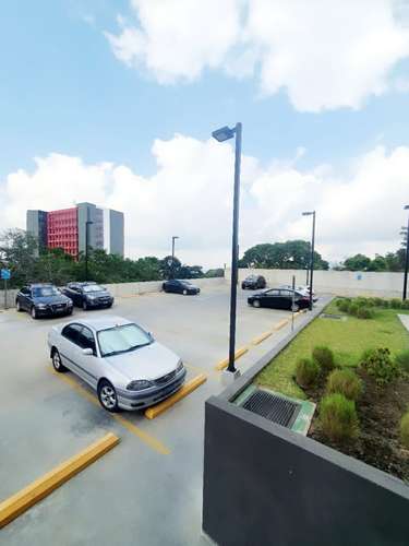 Apartamento semiamueblado de 3 dormitorios en  Vista Tower San Salvador