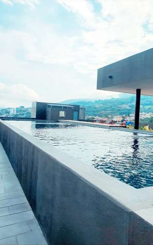 Apartamento semiamueblado de 3 dormitorios en  Vista Tower San Salvador
