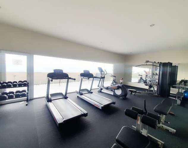 Apartamento semiamueblado de 3 dormitorios en  Vista Tower San Salvador