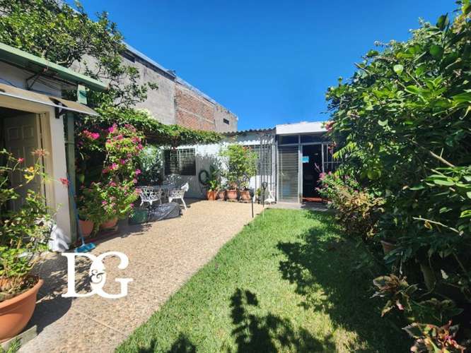 VENDO CASA GRANDE PARA USO COMERCIAL EN CIUDAD MERLIOT - Imagen 4