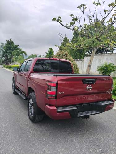 Se vende chulada NISSAN FRONTIER 2024 FULL CUERO “4x4” - Imagen 6