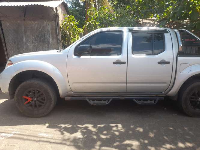 Vendo o cambio Nissan Frontier 4x4 2016 aire funcionando bien cambio por algún vehículo más ribete a mi favor