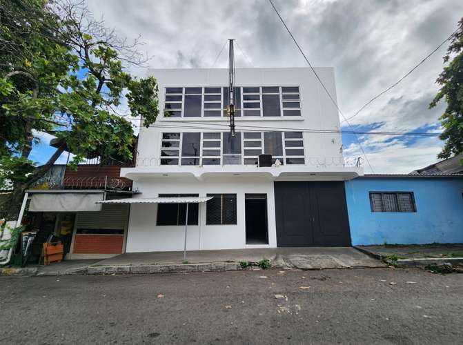 Se Alquila Edificio en Barrio Santa Anita, San Salvador 