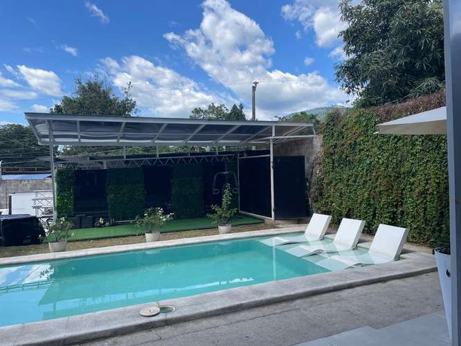  EN VENTA | CASA CON DETALLES MODERNOS Y CON AMPLIA BODEGA EN ZONA DE GRAN PLUSVALÍA 