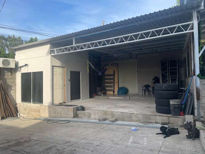  EN VENTA | CASA CON DETALLES MODERNOS Y CON AMPLIA BODEGA EN ZONA DE GRAN PLUSVALÍA 