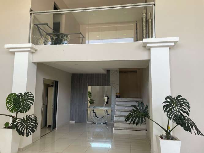  EN VENTA | CASA CON DETALLES MODERNOS Y CON AMPLIA BODEGA EN ZONA DE GRAN PLUSVALÍA 