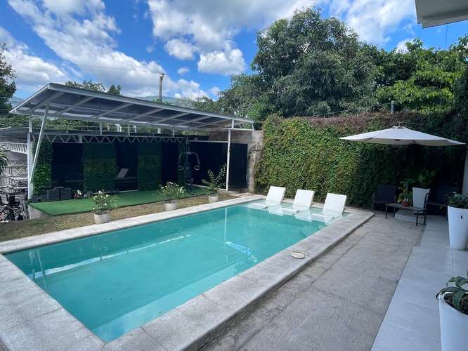  EN VENTA | CASA CON DETALLES MODERNOS Y CON AMPLIA BODEGA EN ZONA DE GRAN PLUSVALÍA 