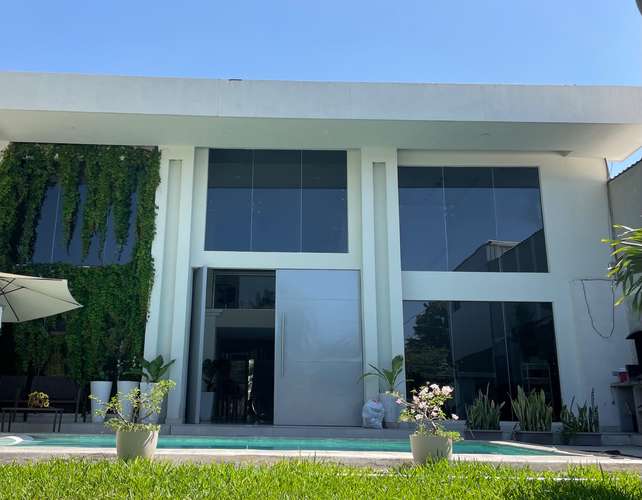  EN VENTA | CASA CON DETALLES MODERNOS Y CON AMPLIA BODEGA EN ZONA DE GRAN PLUSVALÍA 