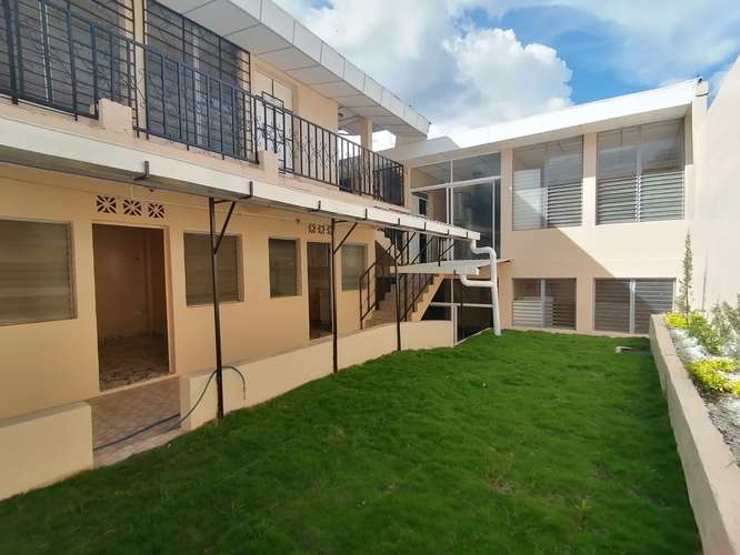 VENTA DE CASA EN SANTA ANA CALLE PRINCIPAL IDEAL PARA VIVIR Y NEGOCIO