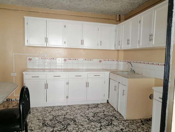 VENTA DE CASA EN SANTA ANA CALLE PRINCIPAL IDEAL PARA VIVIR Y NEGOCIO