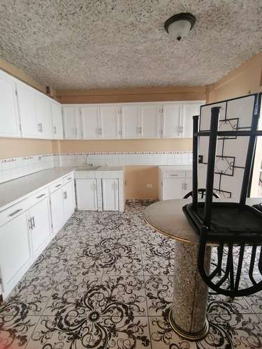 VENTA DE CASA EN SANTA ANA CALLE PRINCIPAL IDEAL PARA VIVIR Y NEGOCIO
