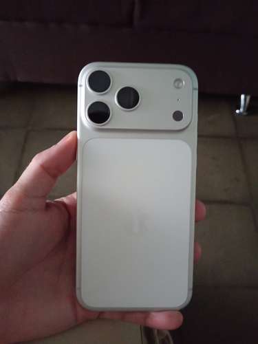 Iphone 17 pro max color silver 256G - Imagen 2