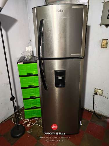 Refrigeradora Mabe dos puertas cromada ahorrativa 