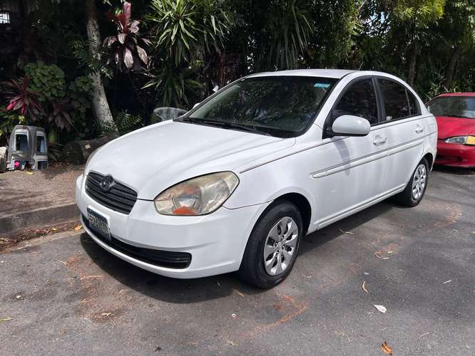Hyundai accent 2010