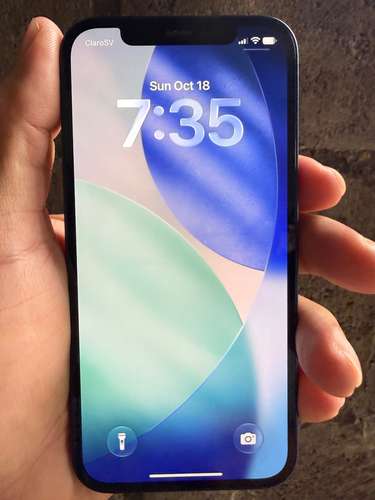 Vendo IPhone 12 Blue de 64gb en Buen Estado 