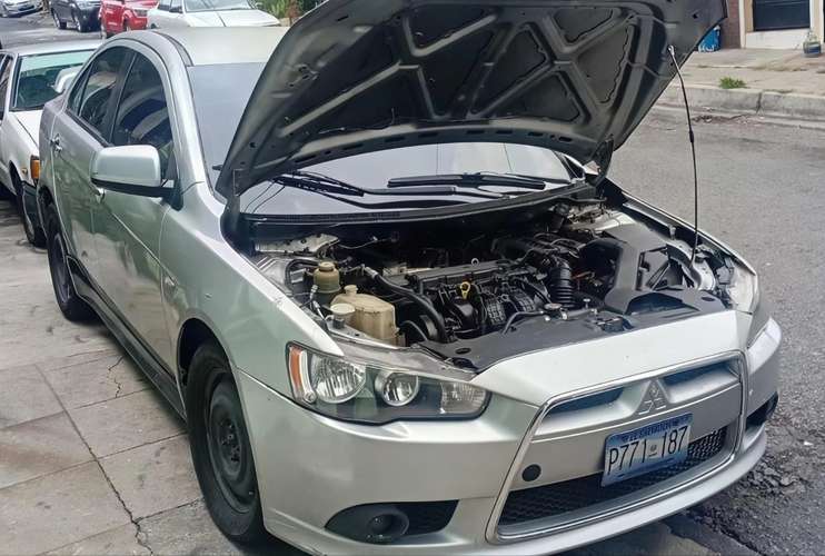 MITSUBISHI LANCER 2009 Automatico 4 puertas Vidrios y Espejos Eléctricos  Motor y Caja a toda prueba