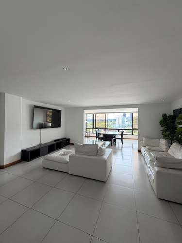Se Alquila Apartamento Grande en Condominio La Loma, Escalón  - Imagen 1