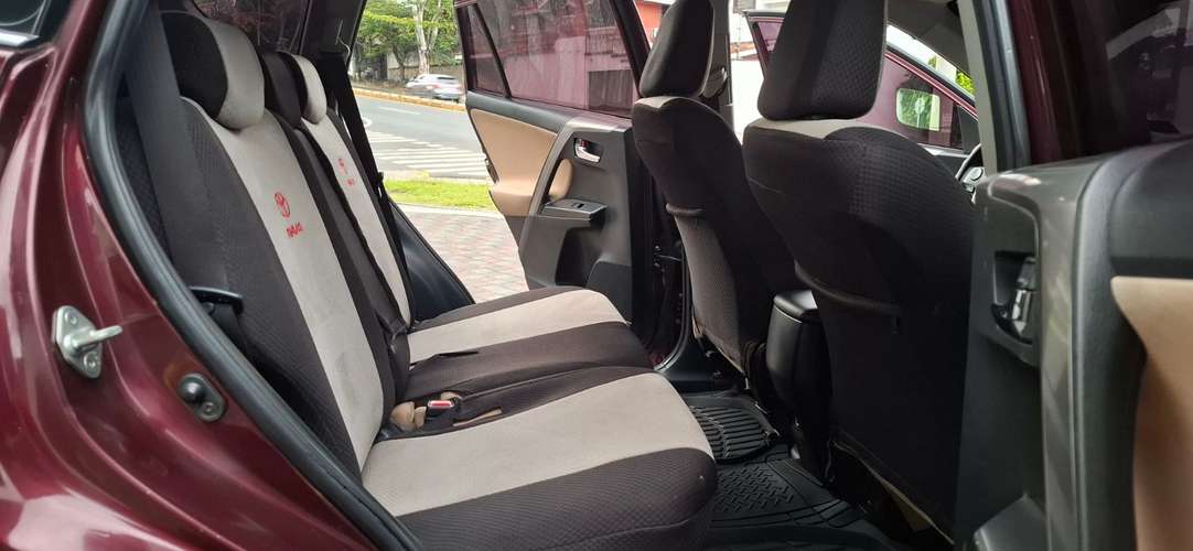 TOYOTA RAV4 STANDARD DE AGENCIA EL SALVADOR ¡NUNCA CHOCADA! 