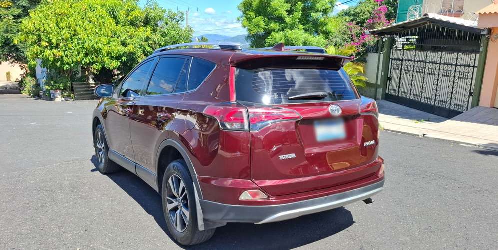 TOYOTA RAV4 STANDARD DE AGENCIA EL SALVADOR ¡NUNCA CHOCADA! 