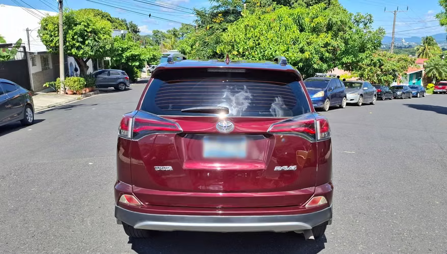 TOYOTA RAV4 STANDARD DE AGENCIA EL SALVADOR ¡NUNCA CHOCADA! 
