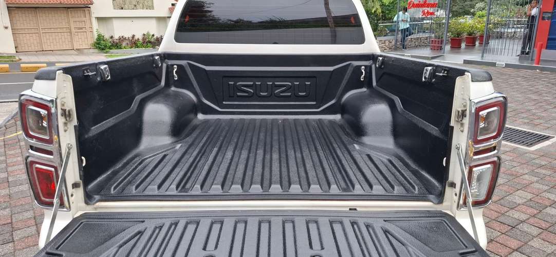ISUZU DMAX HIGHLANDER AUTOMÁTICO 3.0 IMPECABLE - Imagen 7
