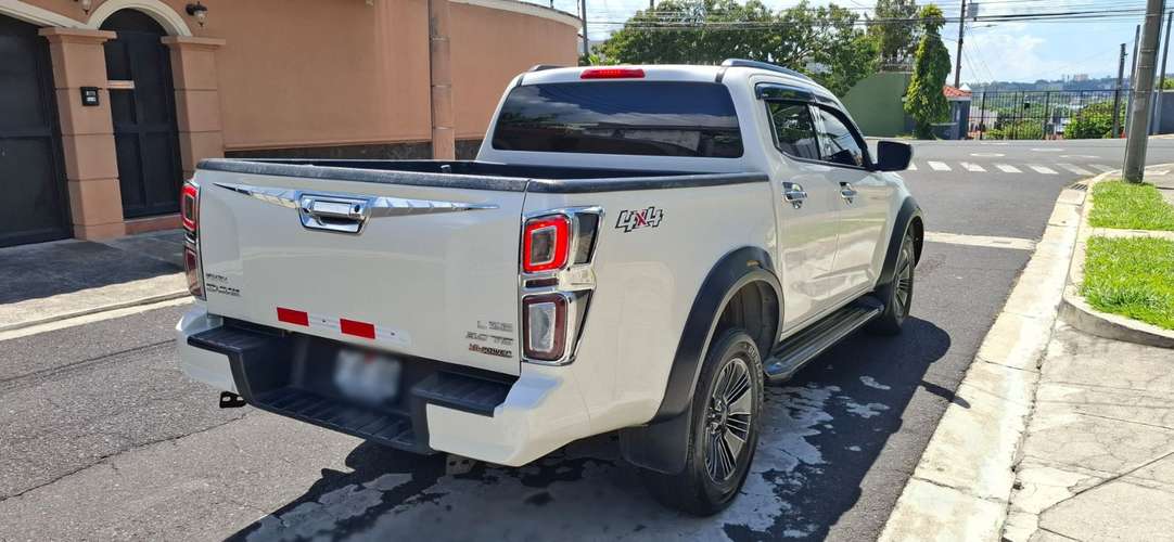ISUZU DMAX HIGHLANDER AUTOMÁTICO 3.0 IMPECABLE - Imagen 12