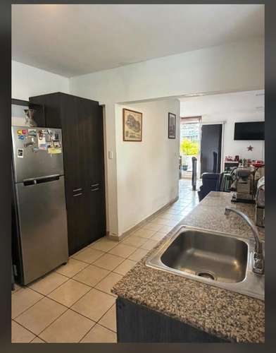 Casa de 2 niveles amueblada con 3 dormitorios y terraza en San Salvador - Imagen 2