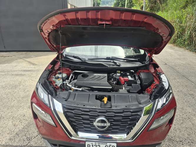 Vendo Nissan rogué 4x4 año 2023 - Imagen 7