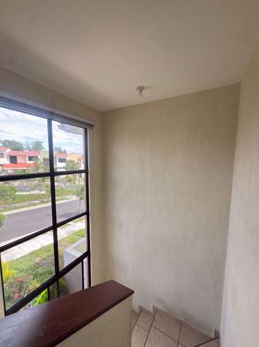 En Alquiler Frente al Área Verde| 3 Hab. + Servicio Completa | 3.5 B |A/C en Todas las Hab. y Sala.| $850 - Imagen 2