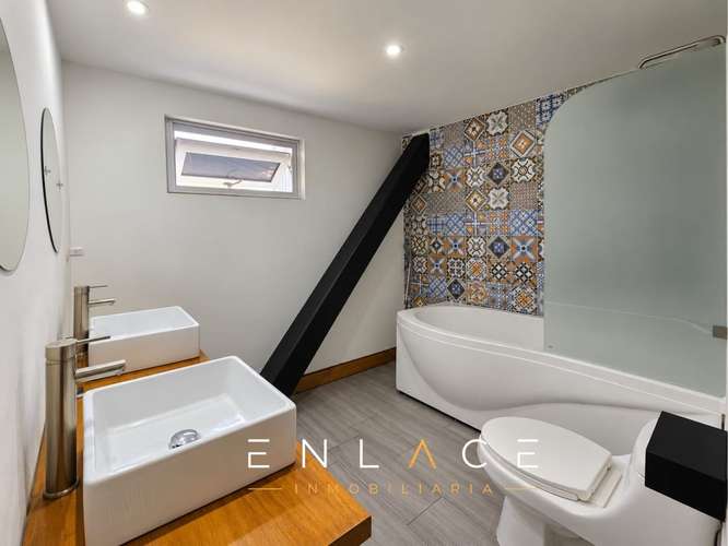 APARTAMENTO DE DOS NIVELES EN ALQUILER EN SUITES MASFERRER  - Imagen 11