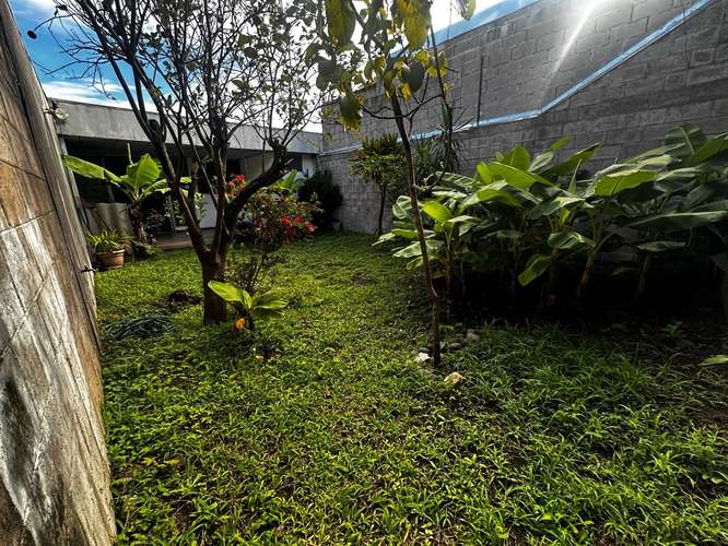 CASA de UN NIVEL en JARDINES DE MERLIOT (Zona Privada) - Imagen 2