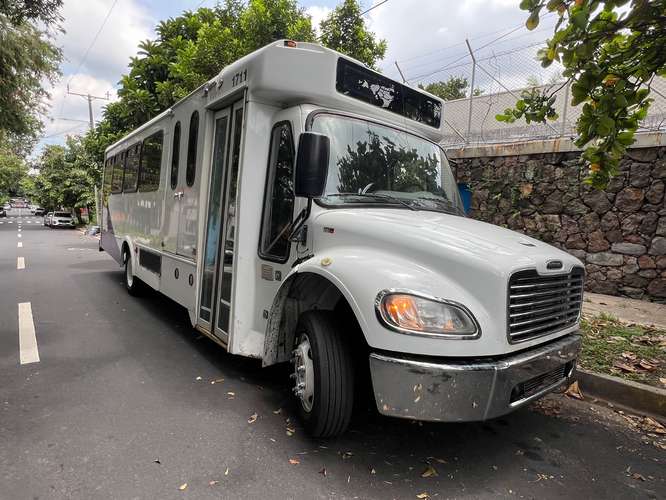 Microbus Freightliner 2018 motor cummins 